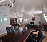 Современное многофункциональное здание в Свердловском районе