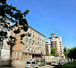 Здание на перекрестке улиц Ленина и Парижской Коммуны Здание на перекрестке улиц Ленина и Парижской Коммуны