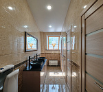 Современное многофункциональное здание в Свердловском районе Современное многофункциональное здание в Свердловском районе