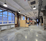 Офис в стиле Лофт с большими окнами