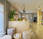 Стильное четырех этажное офисное здание Стильное четырех этажное офисное здание