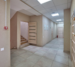 Современное многофункциональное здание в Свердловском районе Современное многофункциональное здание в Свердловском районе