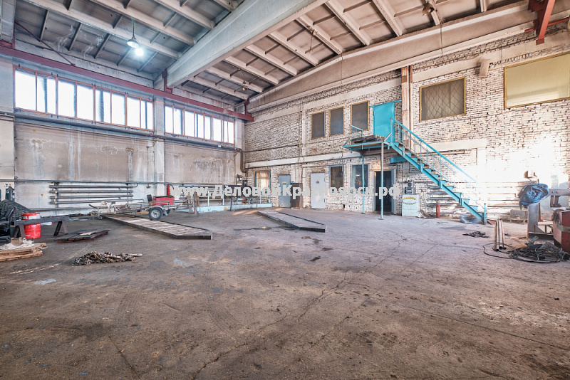 Бокс с кран-балкой на первой линии.?