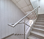 Здание на перекрестке улиц Ленина и Парижской Коммуны Здание на перекрестке улиц Ленина и Парижской Коммуны